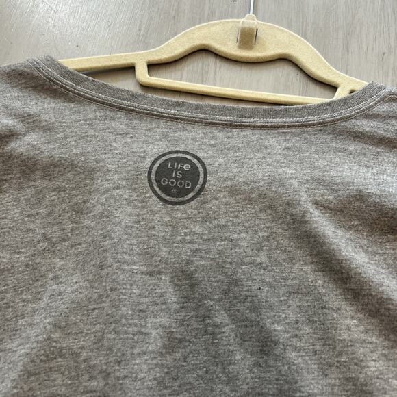 Life Is Good Gray Beach Chairs V Neck Crusher Tee T Shirt Women’s Sz L - Picture 8 of 8